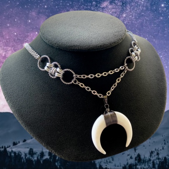 Mother of pearl up side down moon horns lunula maille handmade choker necklace - Picture 8 of 16
